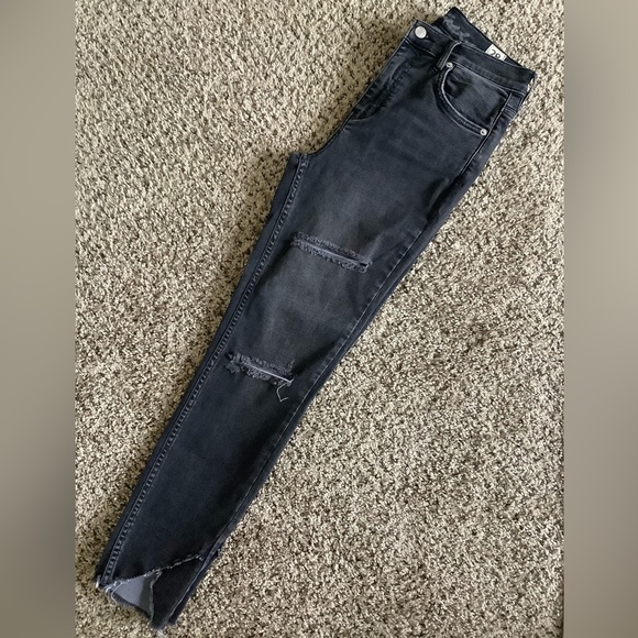 🎱 We The Free Skinny Jeans 🎱 - Picture 6 of 9